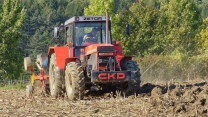 Zetor Crystal 16245 + Pottinger Servo 25 | Heavy Ploughing After Maize in Dry Conditions